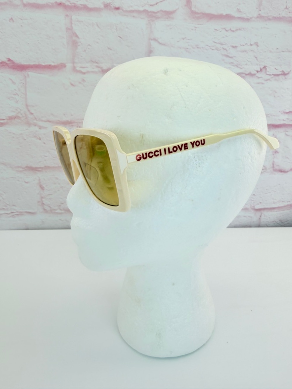 Gucci Cream 'I Love You' Square Sunglasses GG0567SAN - Picture 2 of 13